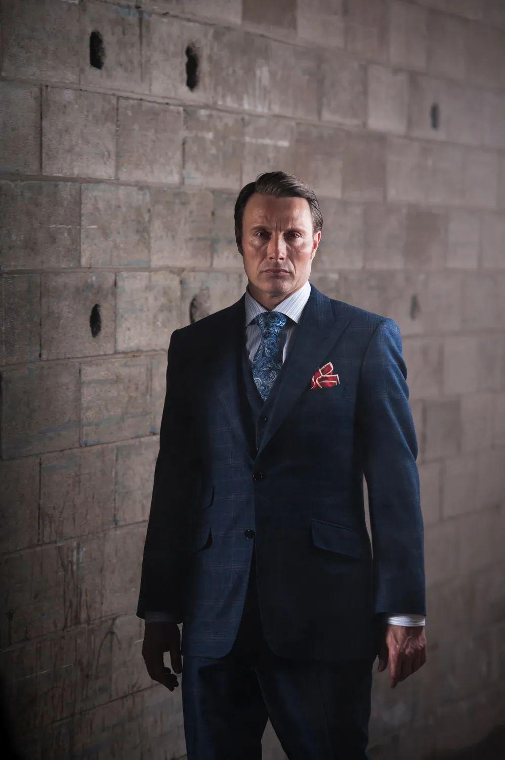 mikkelson凭借自己优雅,性感的气质为影视界塑造了一个全新的汉尼拔