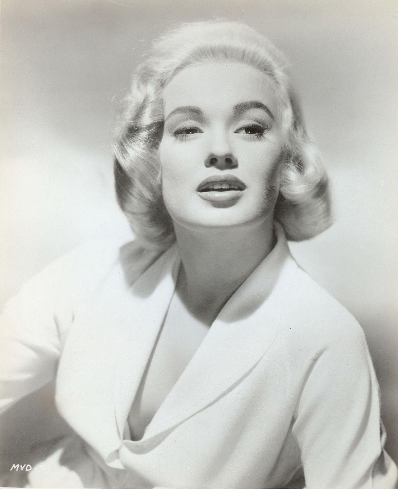 上世纪好莱坞经典女星图片