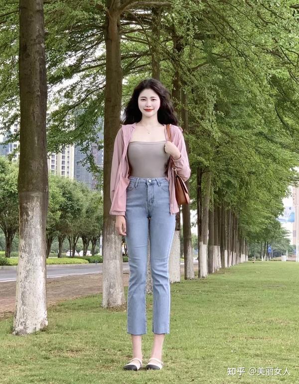 微胖的女生穿什么衣服好看?微胖女生夏天显瘦穿搭 - 知乎