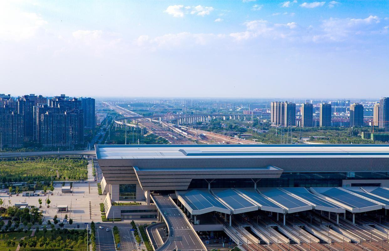 郑州东站停车费一天一夜多少钱