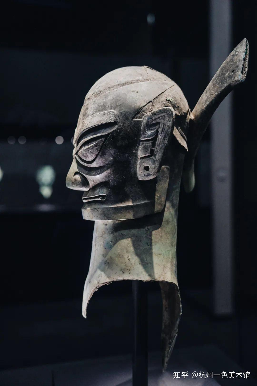 下设"蜀土丰饶""都城营建""黄金加工""玉器制作""青铜冶铸""王者至尊"