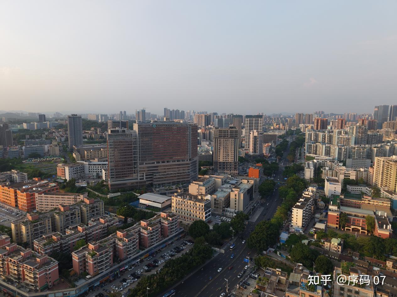 就医再也不用抢车位!深圳这家医院解锁智能停车新范本,99%车型、新能源车轻松停!