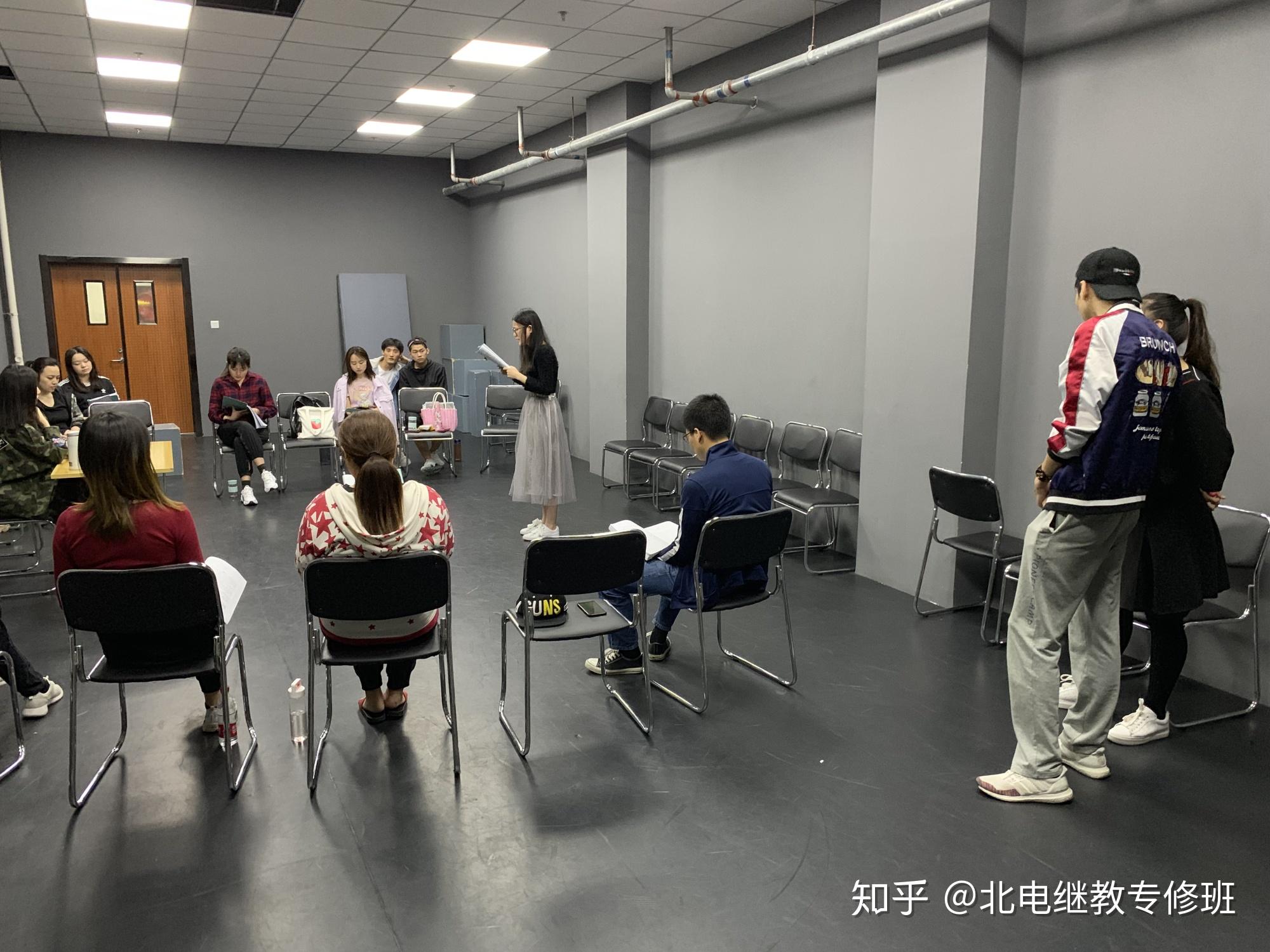 67剧组来北京电影学院表演进修班选角演员在试戏途中怒摔手机