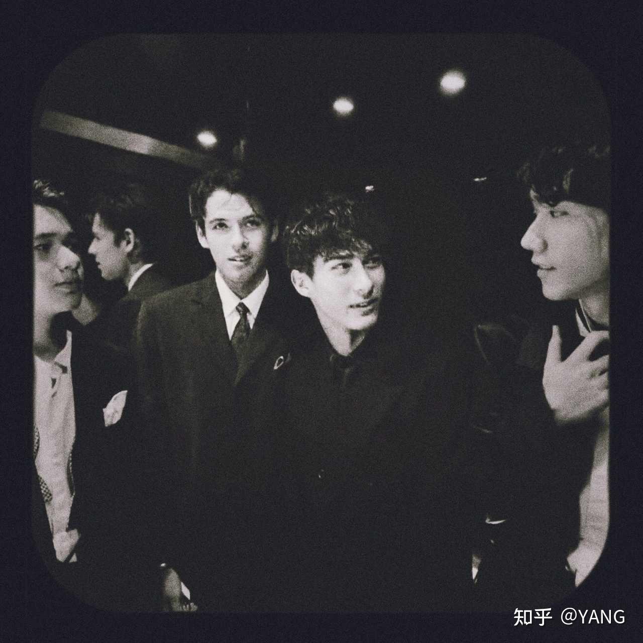 可以发下日本混血男团交叉点的照片吗