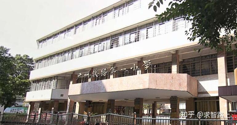 铁一小学周边楼盘:富宏花园,小北御景,北秀花园,应元路小区等.