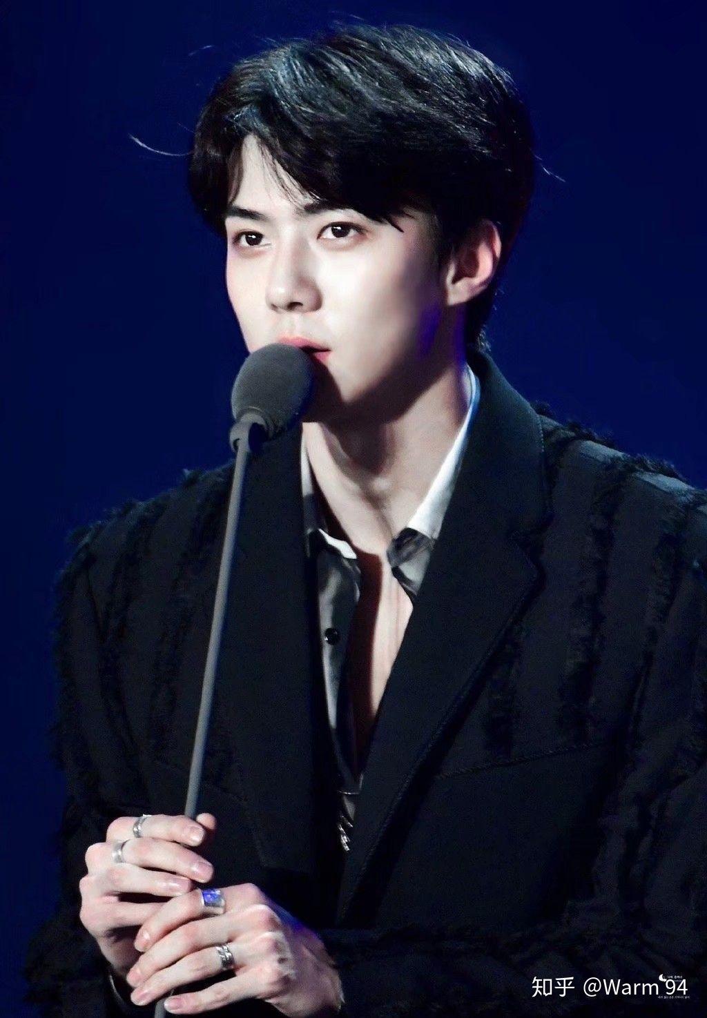 有没有吴世勋的神级壁纸