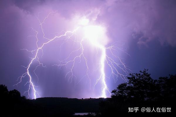 正在睡觉的时候,被雷声炸醒 - 知乎