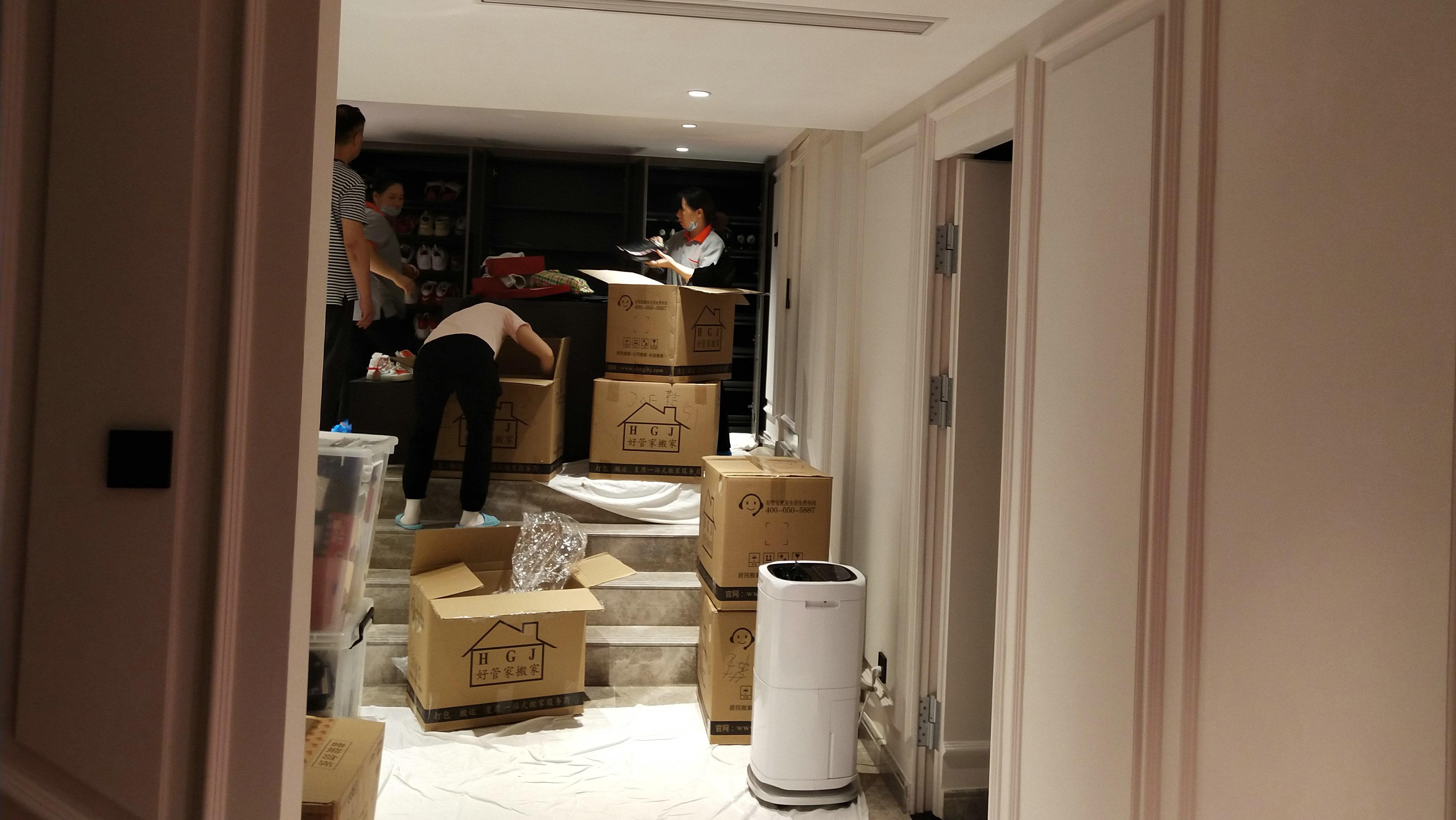 搬家公司搬运工都是男人吗?其实日式搬家服务中女工是不可缺少的