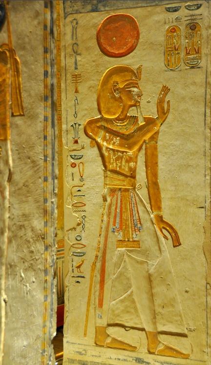 埃及帝王谷法老墓拉美西斯五世与六世合墓壁画横贯天空女神努特孕育