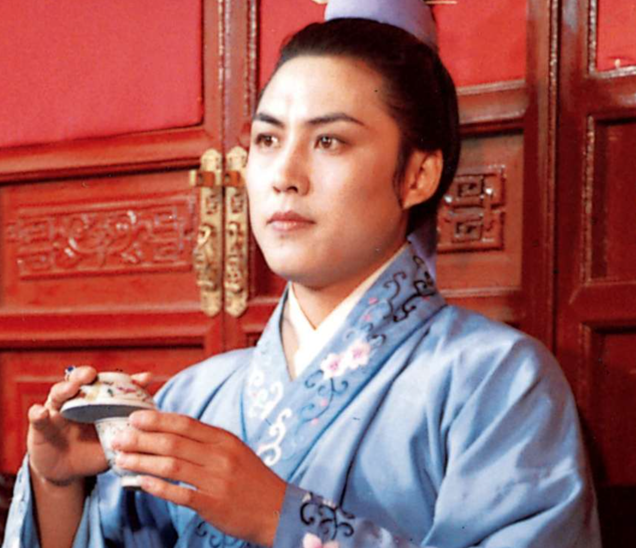 红楼梦贾琏藏了多姑娘的头发还想再续前缘吗