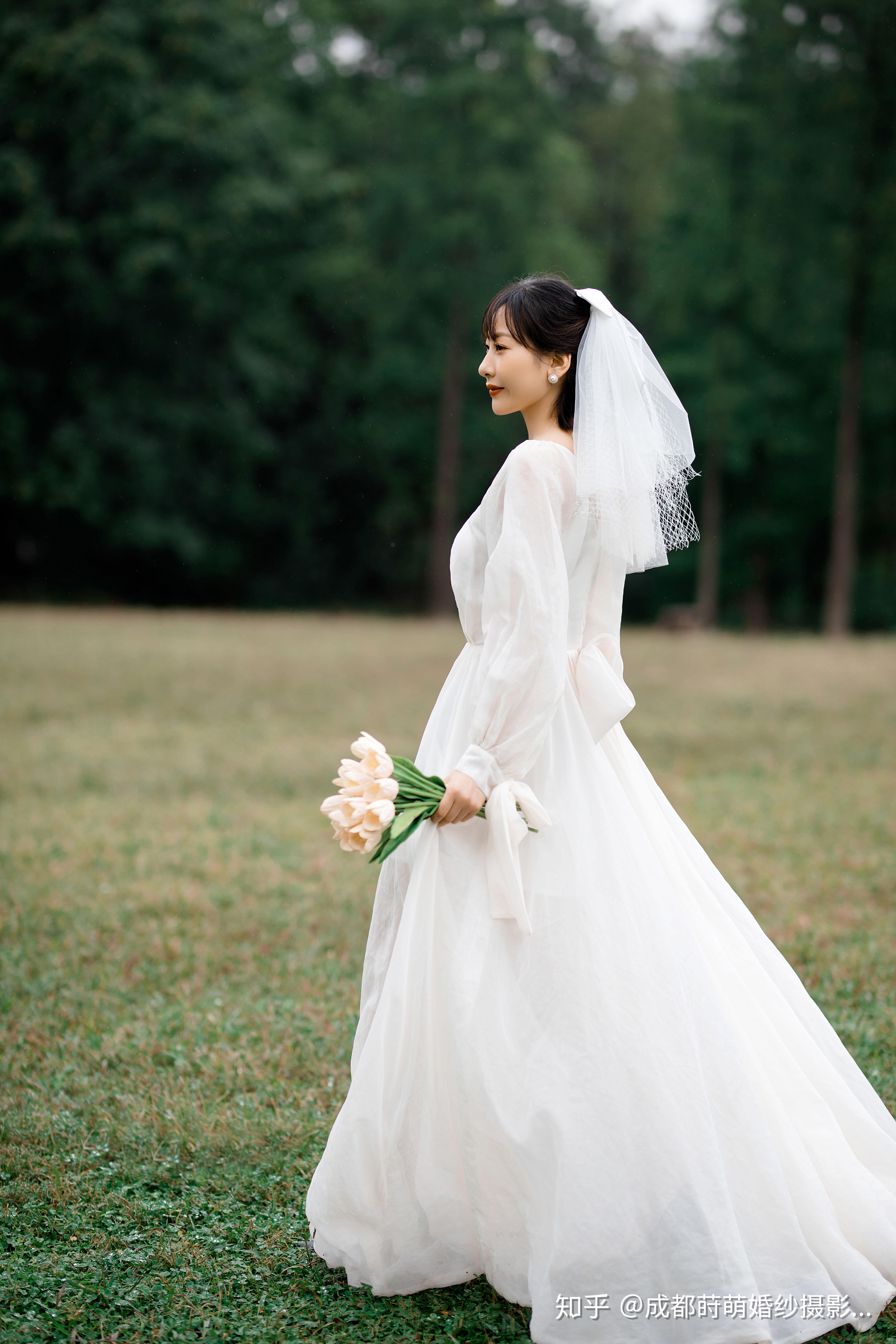成都婚纱照森系草坪婚纱照我们家仙仙的小裙子再次出境啦