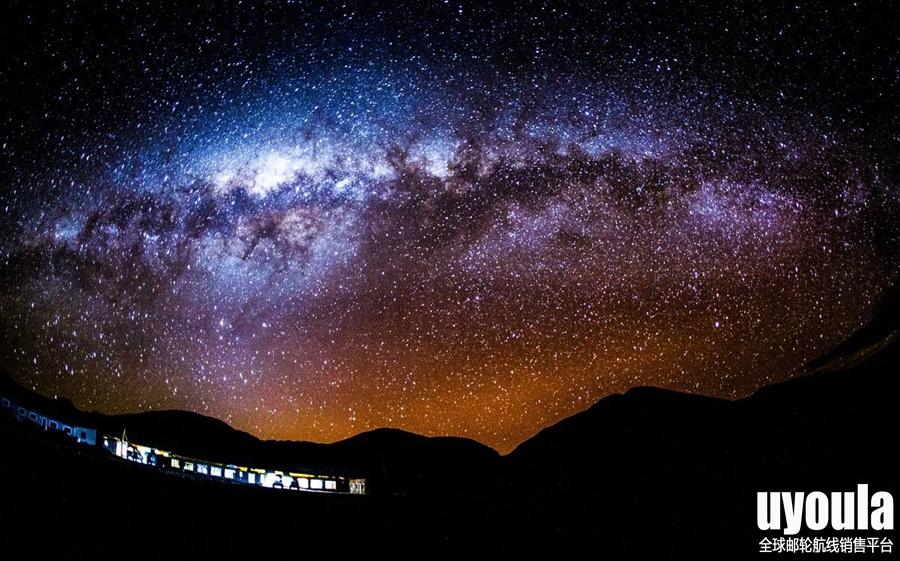 繁星缀满天空时,你会发觉前半生可能看了个假的星空,因为这里的夜晚