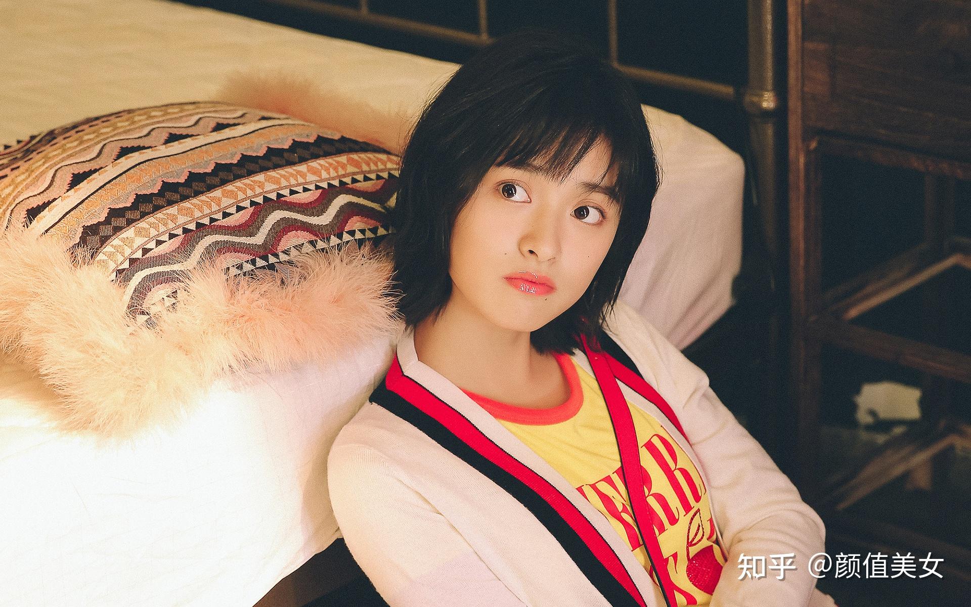 23岁的沈月晒照片,邱淑贞说她像苏菲玛索,除了眼睛 - 知乎