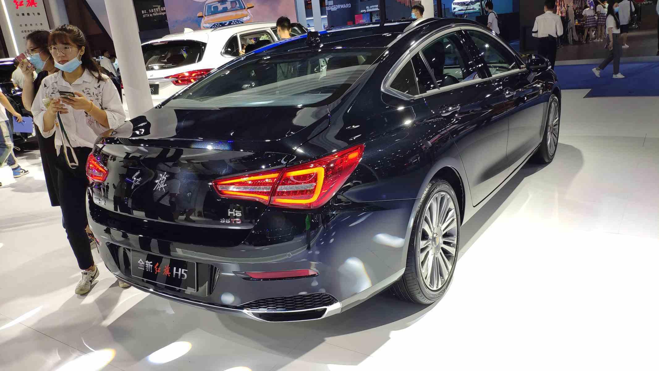 2020年成都车展2020款红旗h5实车