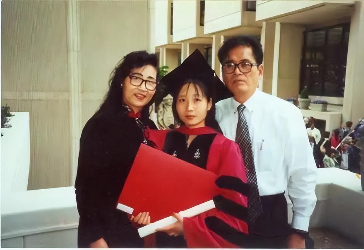 小女儿蔡天西,4岁时就立志,长大后要成为中国的居里夫人