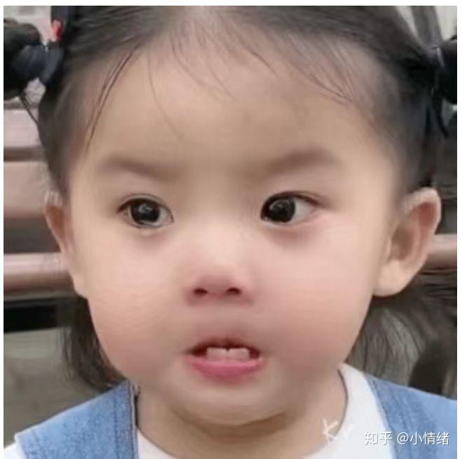 求这个小女孩的动态表情包