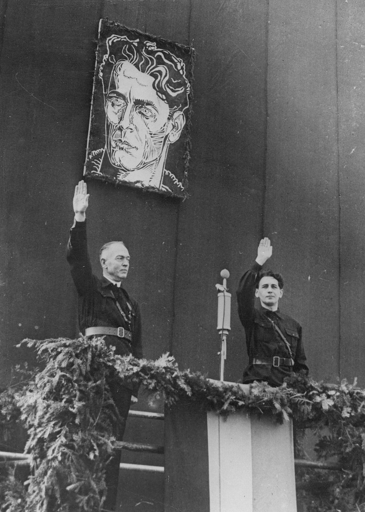 (图为1940年10月罗马尼亚元帅安东内斯库和铁卫团领导霍里亚·西马