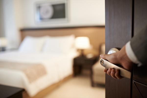 酒店房间控制系统的功能有哪些？怎么控制客房控制系统？