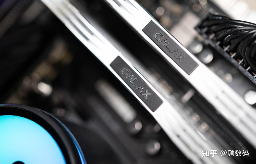 这才是真正的卡皇?影驰RTX 3090 Ti名人堂限量版显卡评测-影驰的显卡是丐版吗