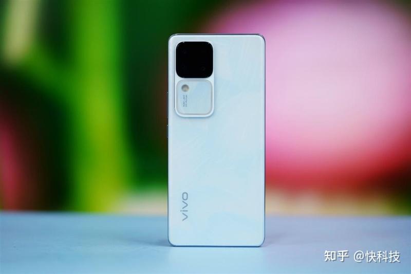 打破人像手机性能边界vivos18pro评测不仅拍人好玩游戏更出色