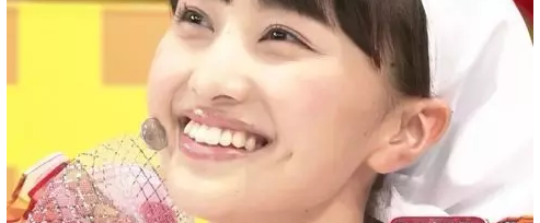 整形医生刘莉小酒窝很迷人不一定也许还会显老