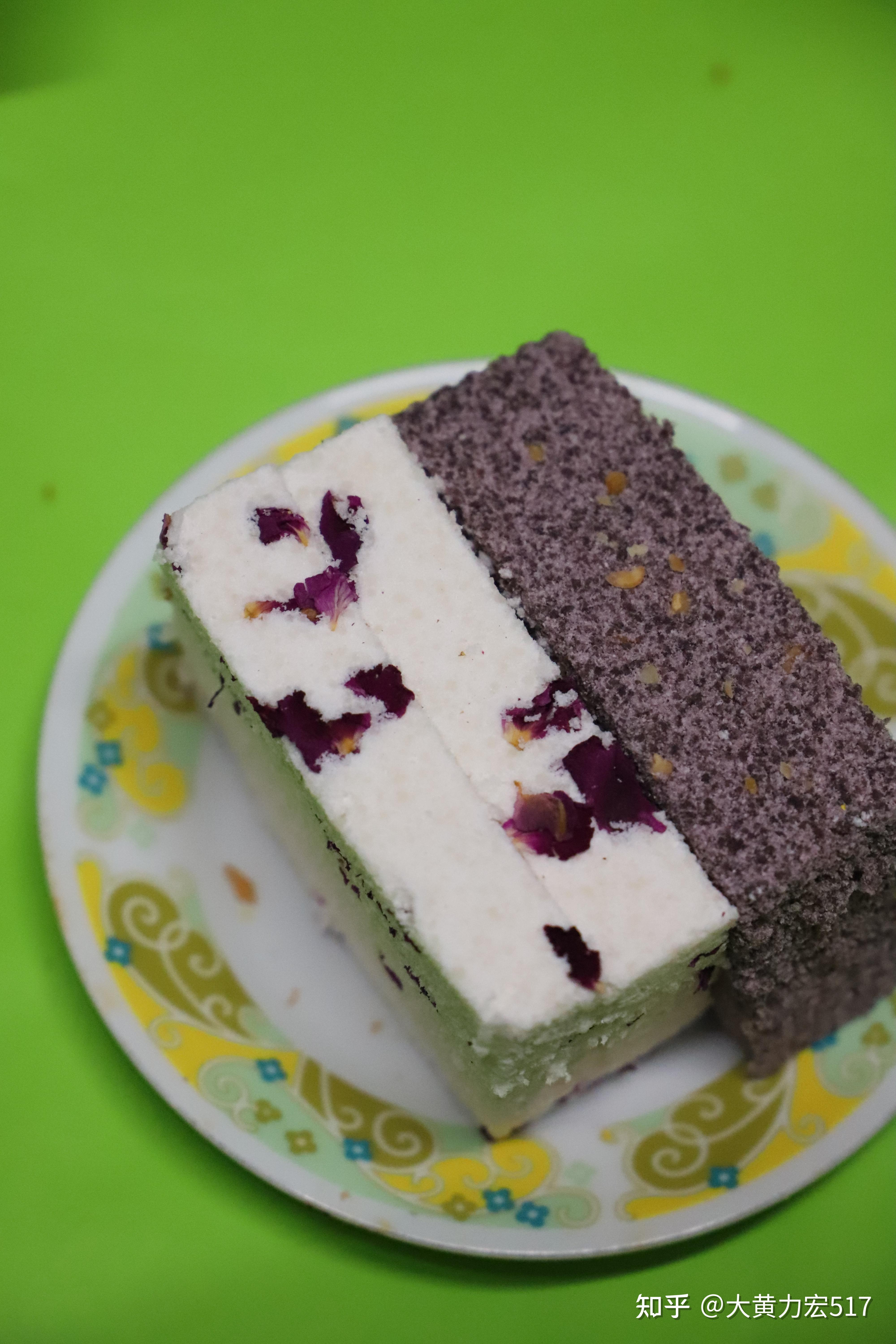 糯米 香米的味道散发着淡淡的米香,更有一些嚼劲儿.