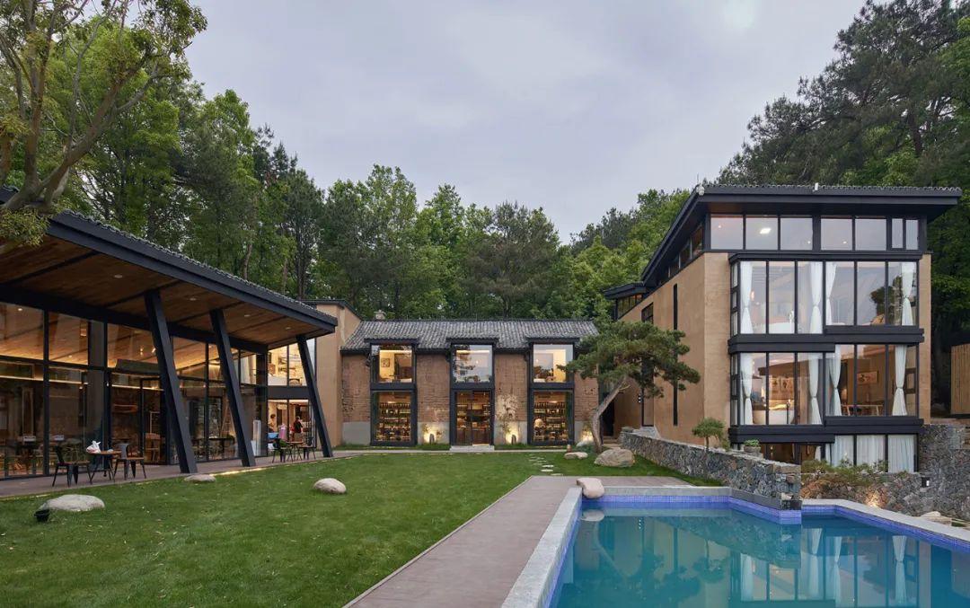 夯土老屋糅合新貌改造的星空民宿