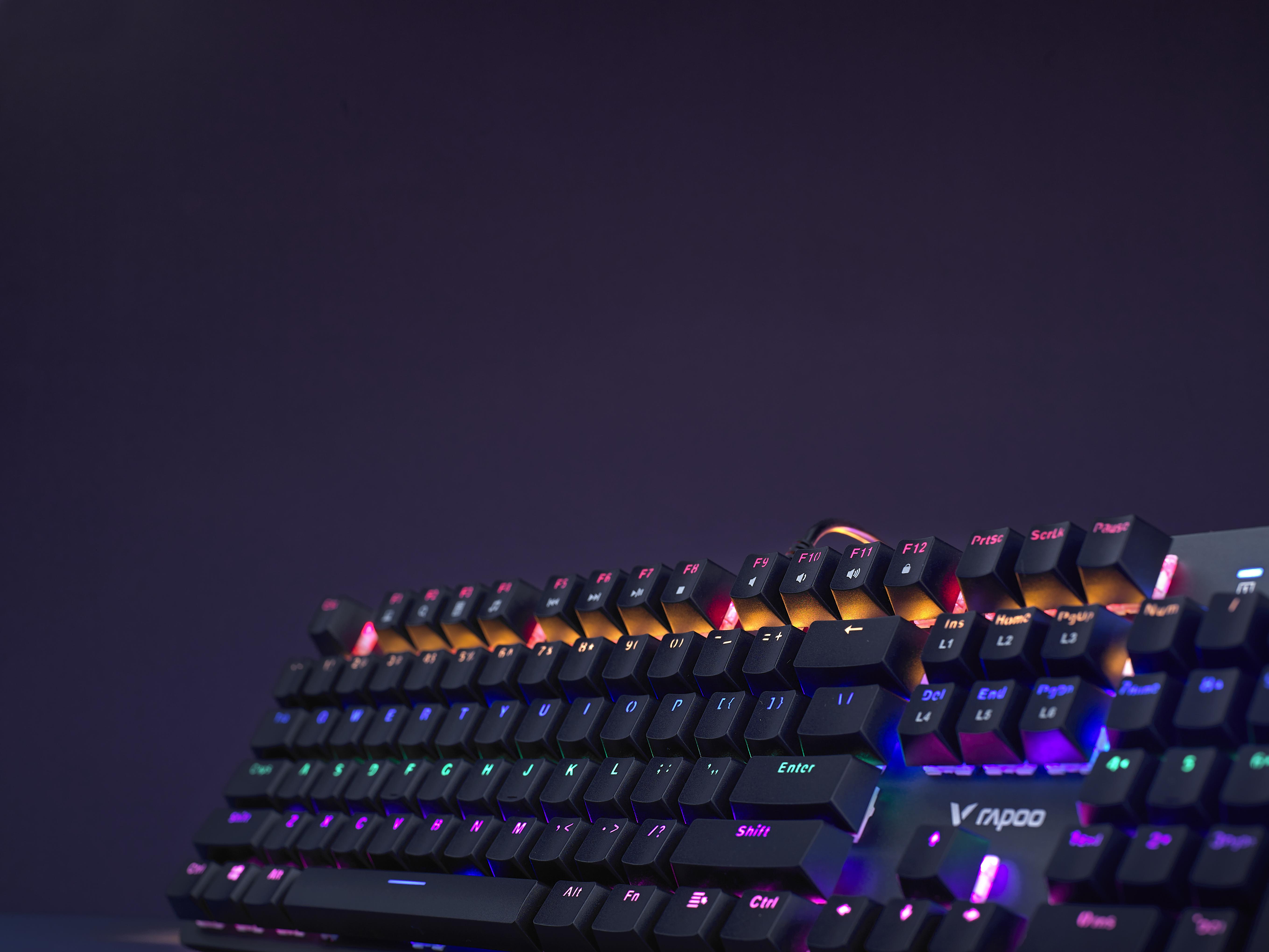 流光溢彩悍将身躯雷柏v500se混彩背光游戏机械键盘上市