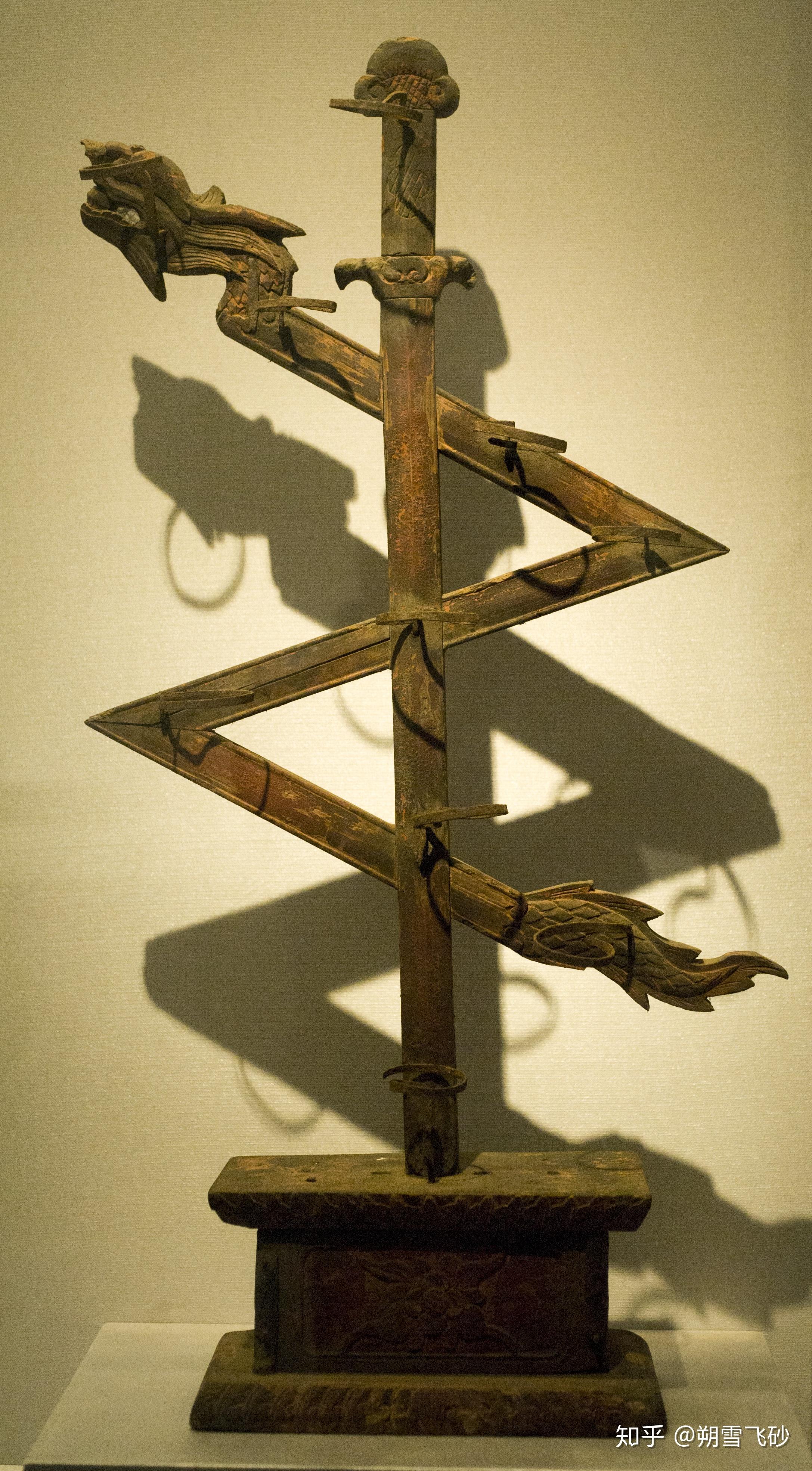 木雕九龙形灯清吉安市博物馆藏九龙灯盛行于吉安地区.