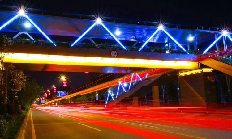 河南明亮照明:天桥照明亮化工程设计,点缀城市夜景灯光