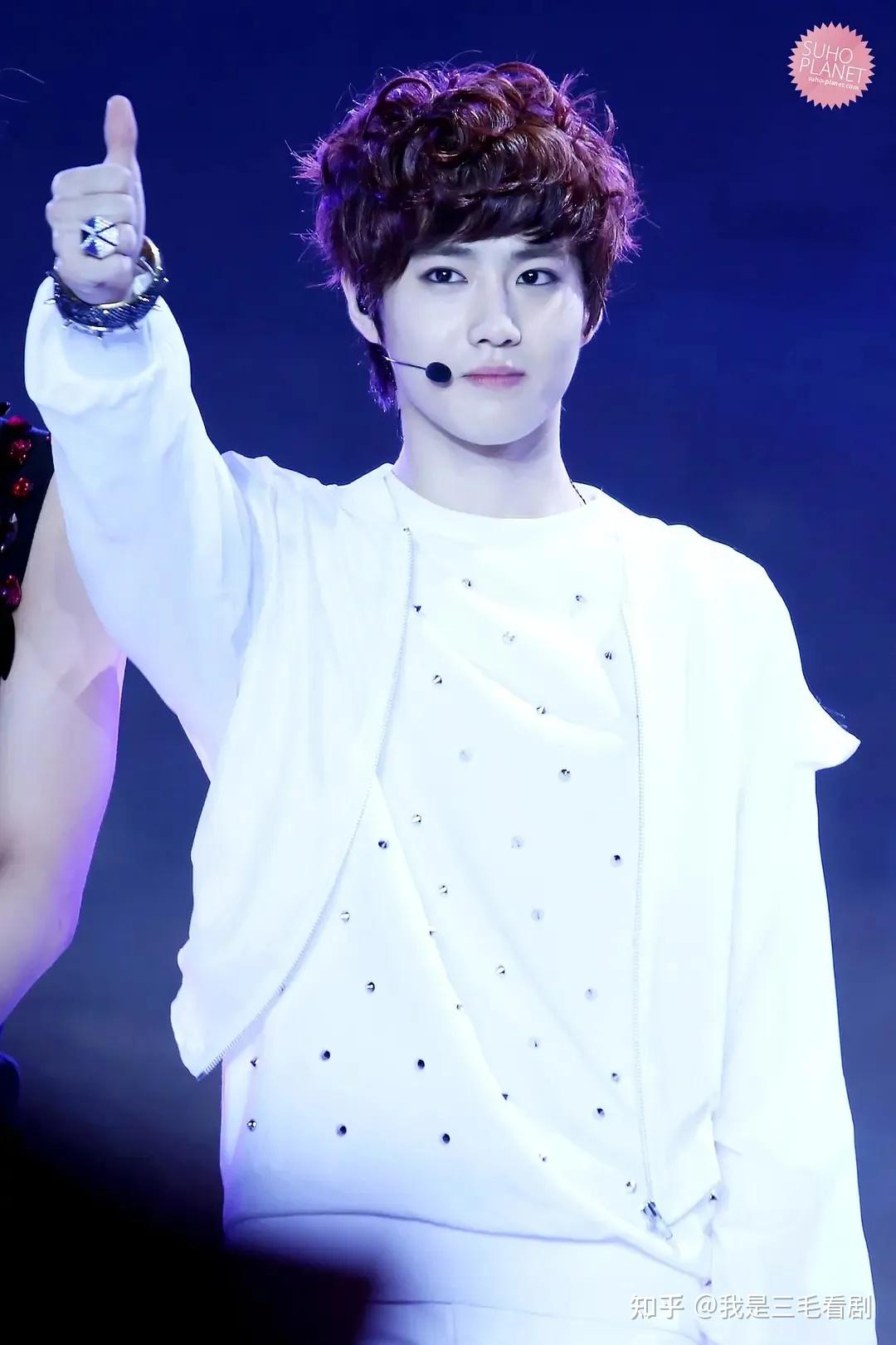 金俊勉1991年5月22日出生于韩国,在中韩及海外多面