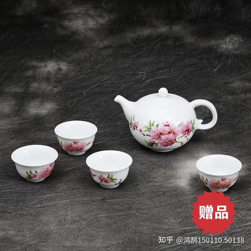 张松茂徐亚凤四季盛景四条屏珍藏粉彩之作水点桃花构图和谐色彩丰富