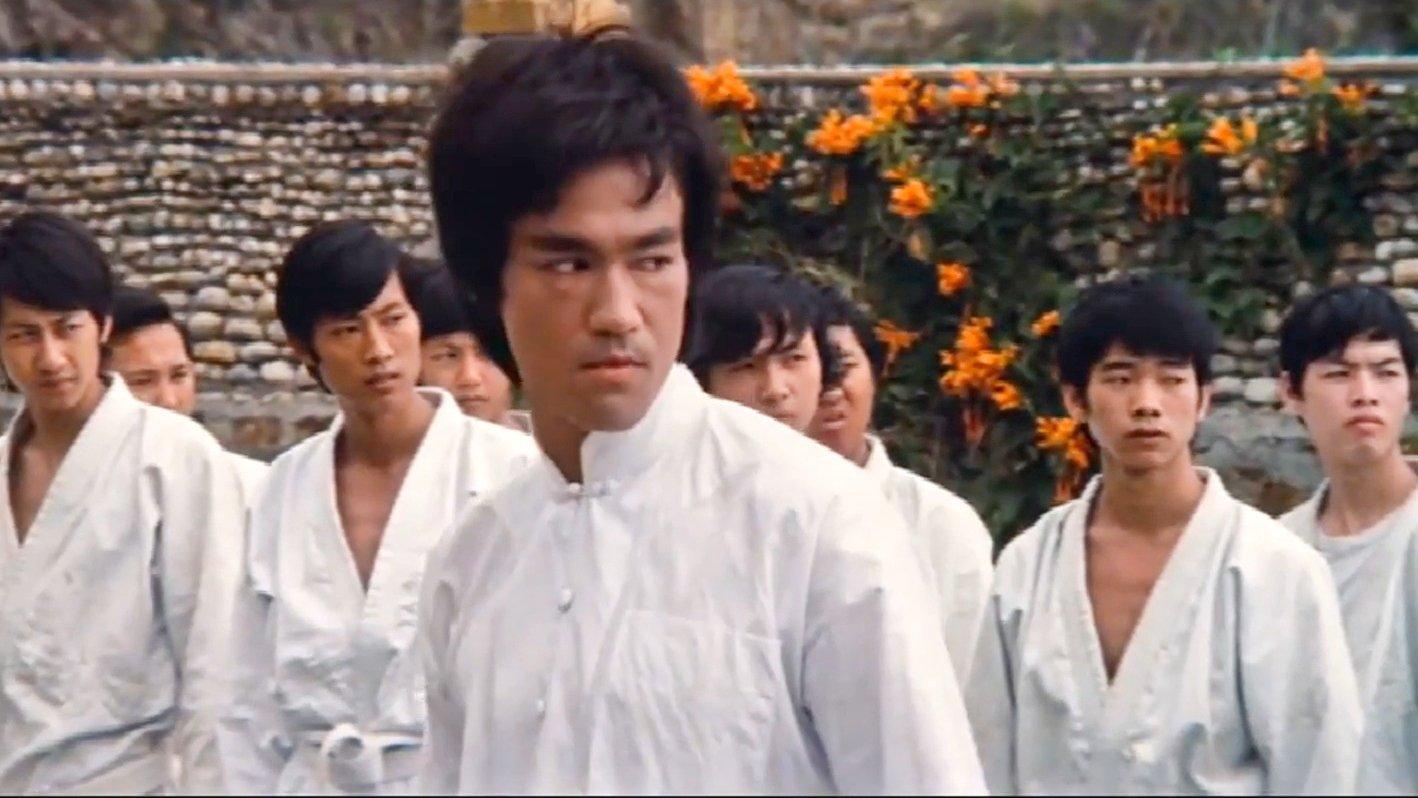 唐山大兄李小龙赤手空拳1打7一招黑虎掏心直接把黑社会团灭