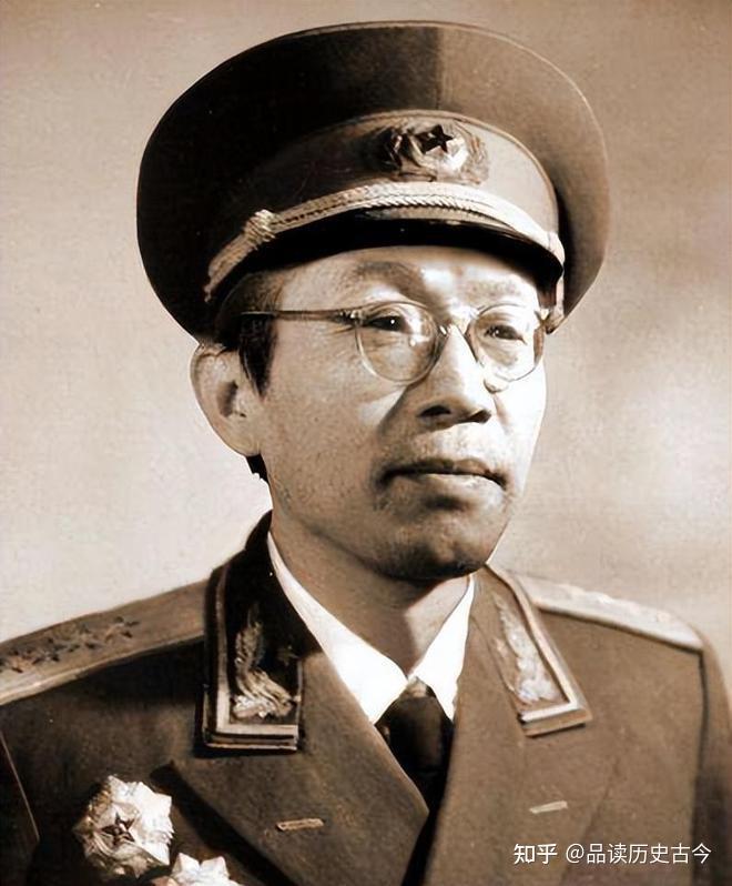 黄克诚破格录用一名新兵,多年后,新兵担任了空军司令 - 知乎