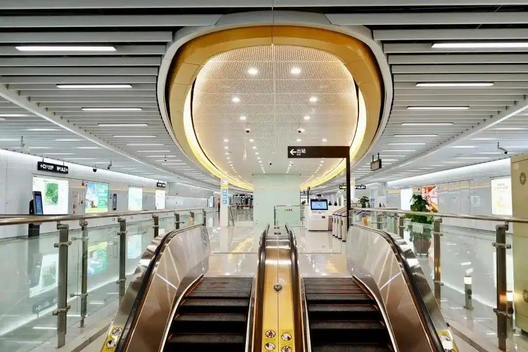 "广州地铁大变天！日均900万人挤爆，3条线路破百万，有个站一年少500万客流？未来5年更刺激..." - 知乎