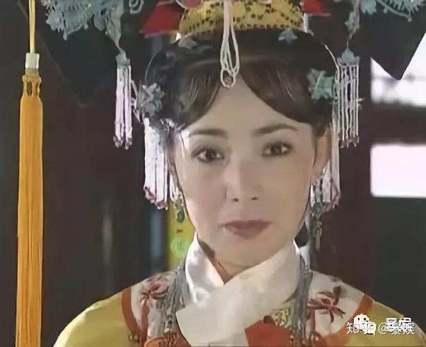当年皇后娘娘的扮演者正是戴春荣,也因为皇后娘娘这个角色她的女儿一