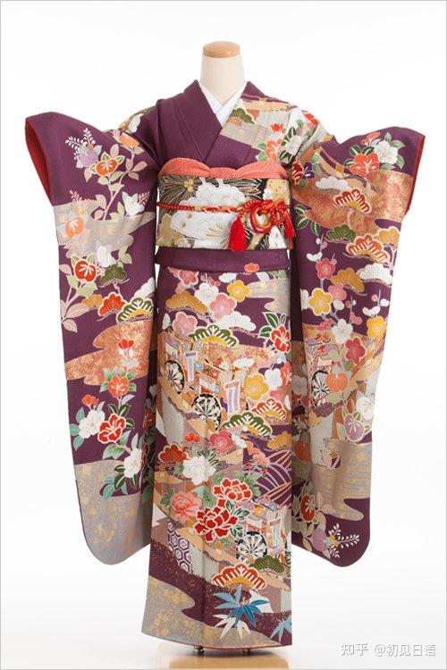 振袖是和服的一种,该词来源于日语"振袖(ふりそで)",即长袖.