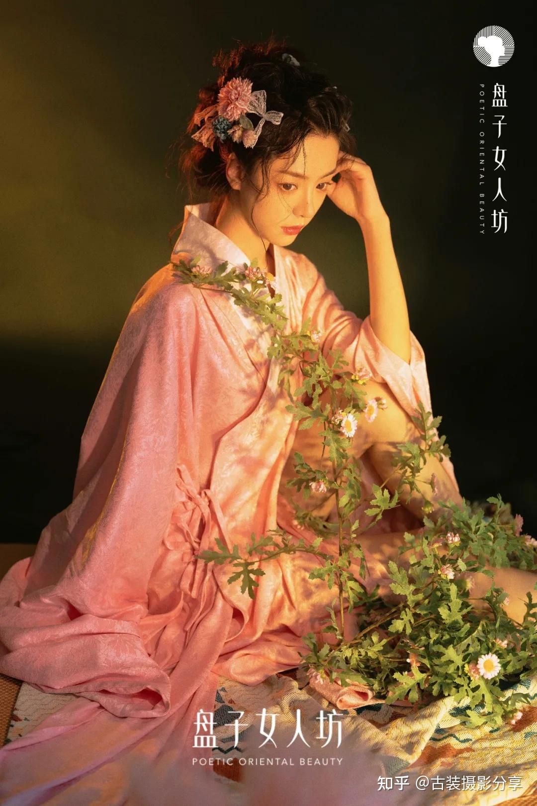 盘子女人坊2021新品|秋日感爆棚!花与少女 总能让人怦然心动