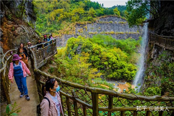 是國家地質公園,建設有蜂蛹石林,石林大峽谷,地下河大瀑布,陽山古驛道