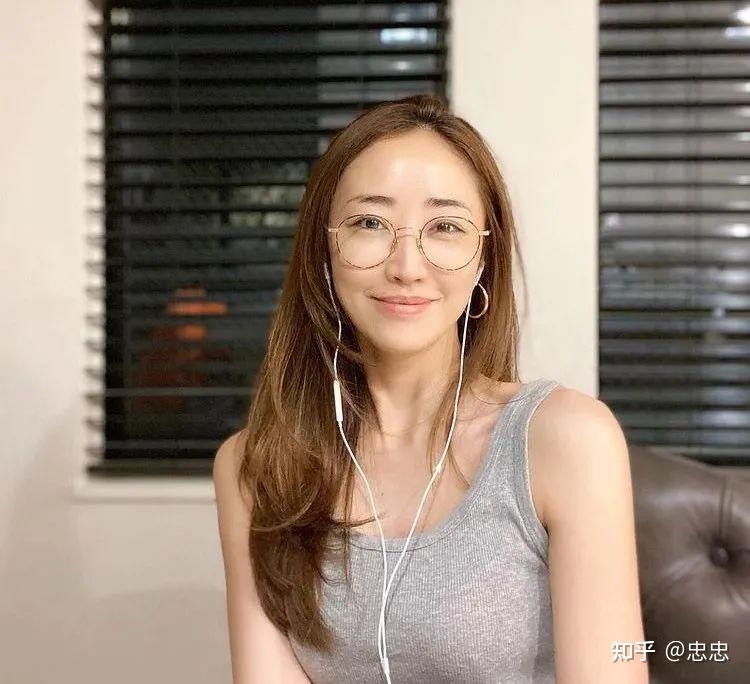 45岁辣妈是如何驻颜有术看起来就跟20多岁的姑娘一样