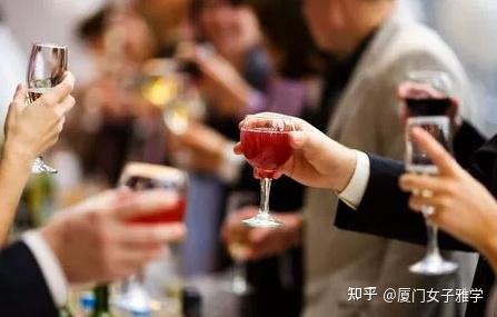 敬酒有什么讲究?酒桌上应该先敬谁?这8点很重要 - 知乎