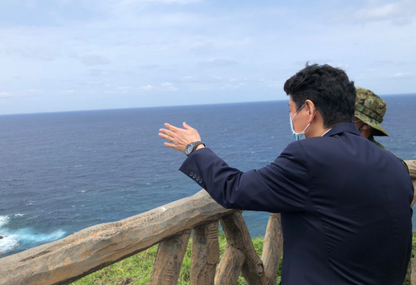 敏感时刻 日本防卫大臣登与那国岛 远眺台湾 传递什么信息 知乎 敏感时刻 日本防卫大臣登与那国岛 远眺台湾 传递什么信息 知乎