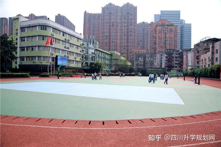 成都市棕北中学是一所隶属于武侯区教育局的初中学校,由北区(科院校区