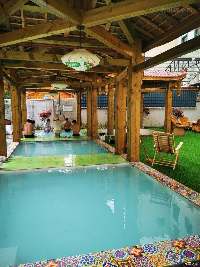 耍到下午去中谷泡温泉,由于中谷这边没有找到合适的温泉,最后选择了