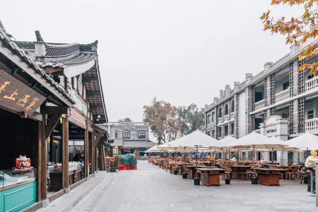 东门市井重返三十年前的老成都