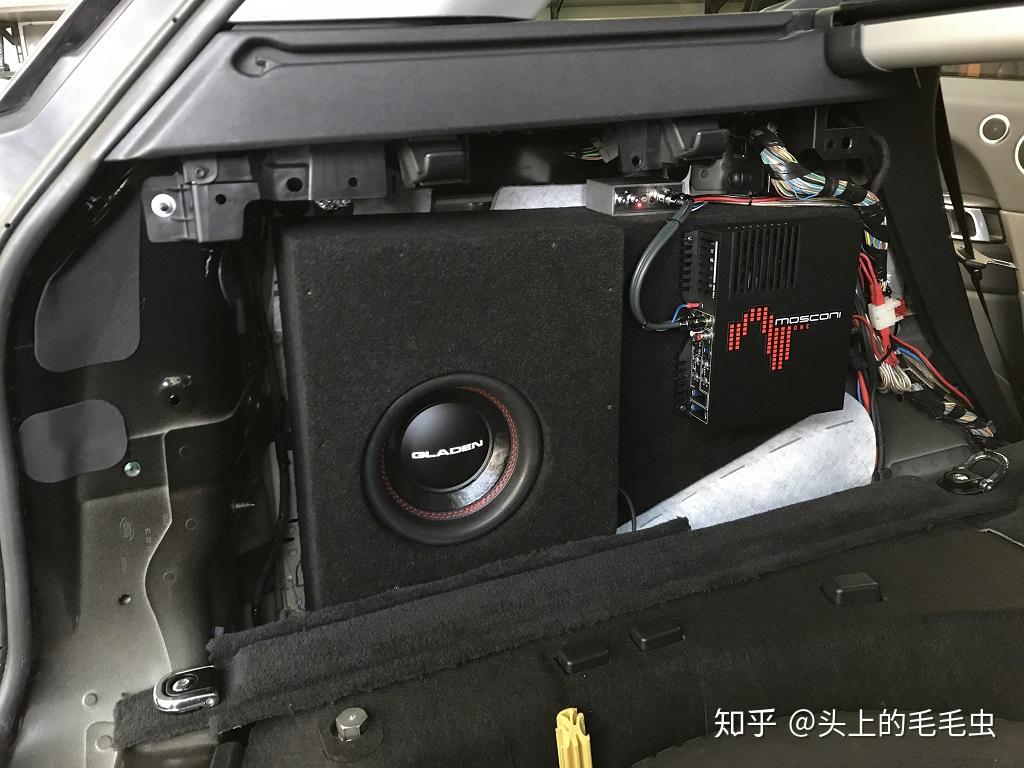 moosconi one汽车功放 鼓动朗诗gladen rsx超低音隐蔽安装,在路虎车上