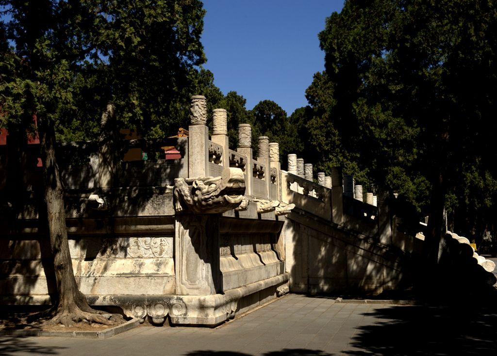 [图说]古今影像大明十三陵－－十五，明神宗万历帝朱翊钧定陵之开放的皇陵-明十三陵背后的帝王传奇