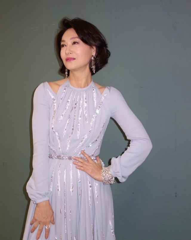 曾拿下四次影后如今61岁的惠英红为何还是孤身一人