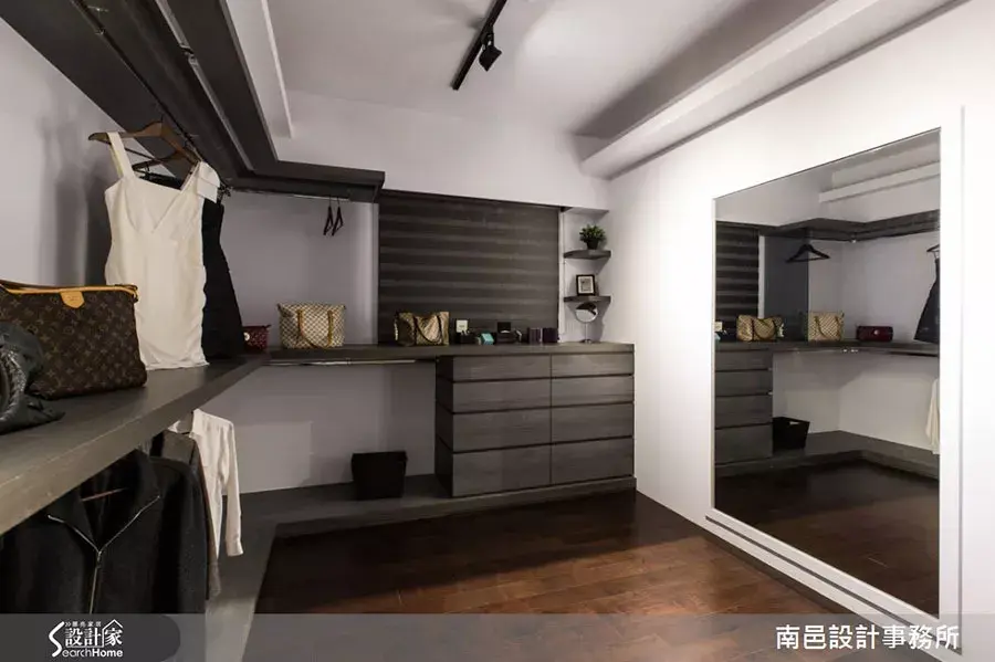 女神都有的卧室衣帽间，3㎡就能拥有它；精选50张装修效果图，你要的设计款都在这！ - 知乎