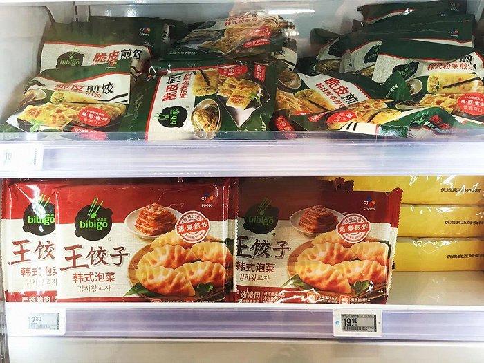 山姆,大润发等超市的冷柜,或是小象超市等生鲜电商